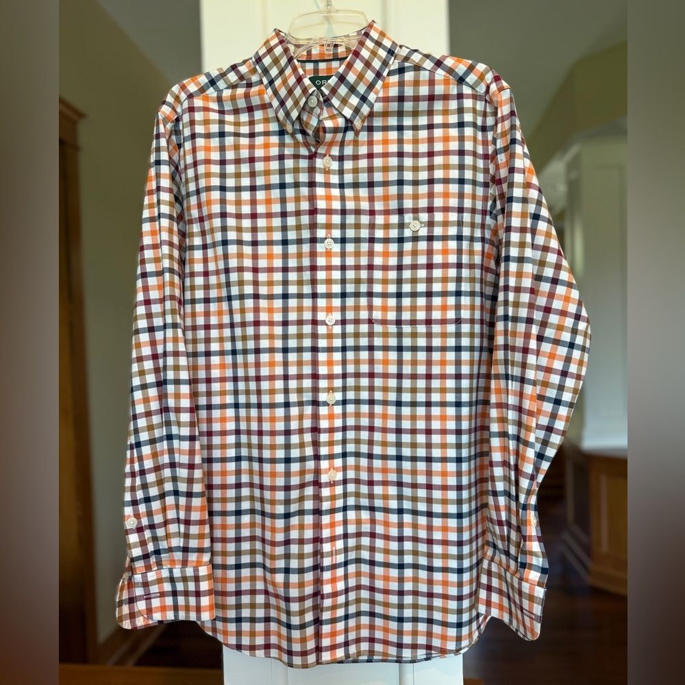 Orvis Men’s Medium Wrinkle Free Button Down Long Sleeve Shirt.